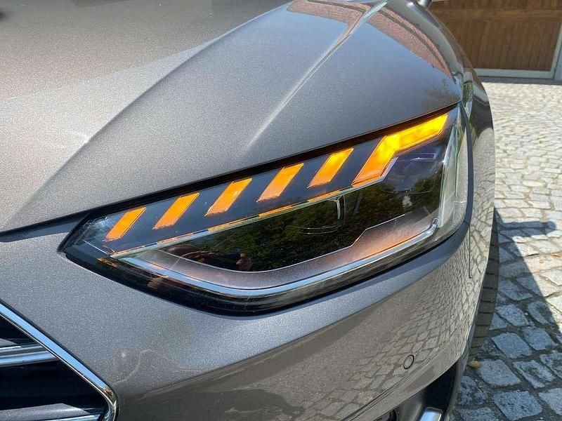 Gebraucht Audi A4 Advanced 163 PS (119 kW) 2022 Grau Kombi