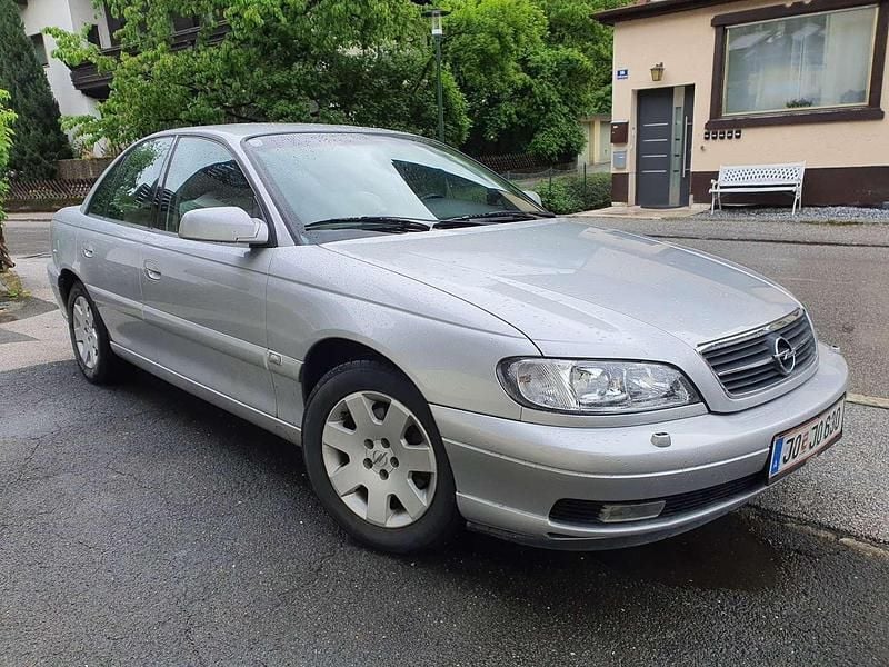 Silber Gebraucht 2001 Opel Omega Elegance Limousine | € 1.800 - Bild 1/4