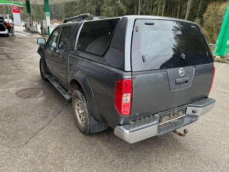 Gebraucht Nissan Navara 231 PS (169 kW) 2011 Grau Abholung