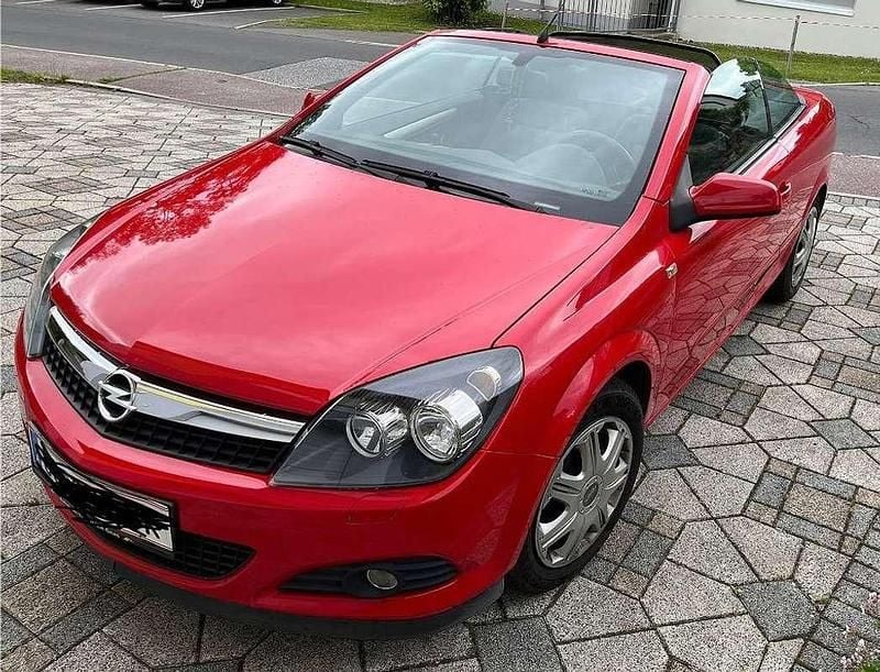 Rot Gebraucht 2008 Opel Astra Cabriolet Edition Cabrio | € 4.900 - Bild 1/3