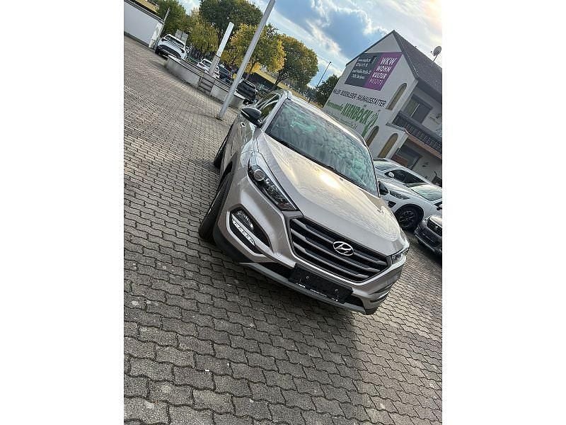 Braun Gebraucht 2018 Hyundai Tucson GO! SUV | € 15.990 (Guter Preis) - Bild 1/3