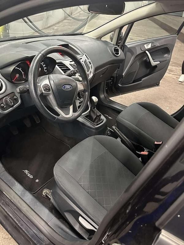 Gebraucht Ford Fiesta Trend 82 PS (60 kW) 2012 Limousine