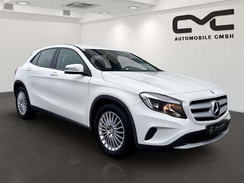 Gebraucht Mercedes GLA200 136 PS (100 kW) 2015 Weiß SUV