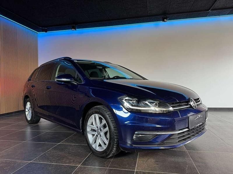 Gebraucht VW Golf VII Comfortline 116 PS (85 kW) 2018 Blau Kombi