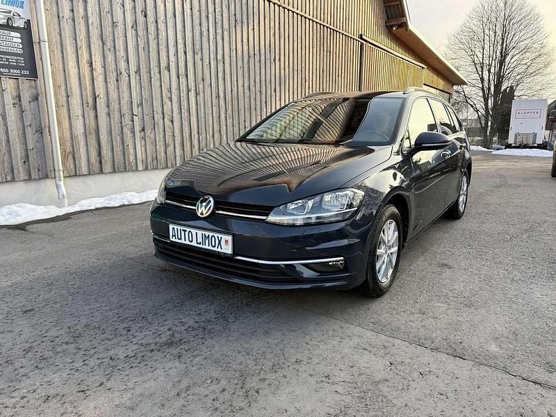 Gebraucht VW Golf VII Comfortline 116 PS (85 kW) 2020 Grau Kombi