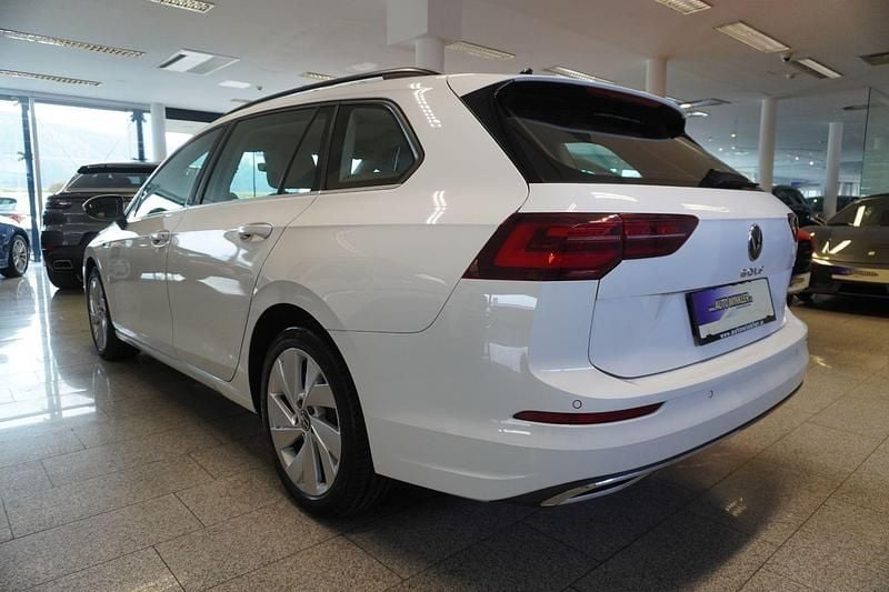 Gebraucht VW Golf VIII Style 150 PS (110 kW) 2021 Weiß Kombi