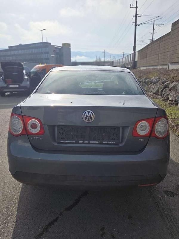 Gebraucht VW Jetta 105 PS (77 kW) 2008 Limousine