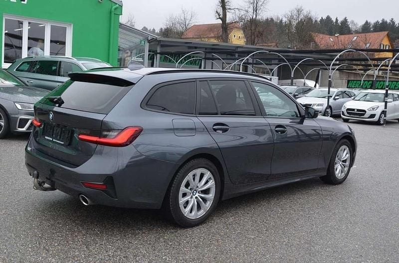 Gebraucht BMW 320 Sport Line 190 PS (139 kW) 2020 Grau Kombi
