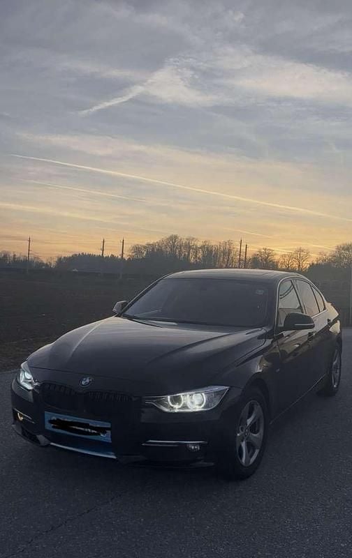 Gebraucht BMW 318 Luxury Line 143 PS (105 kW) 2014 Schwarz Limousine