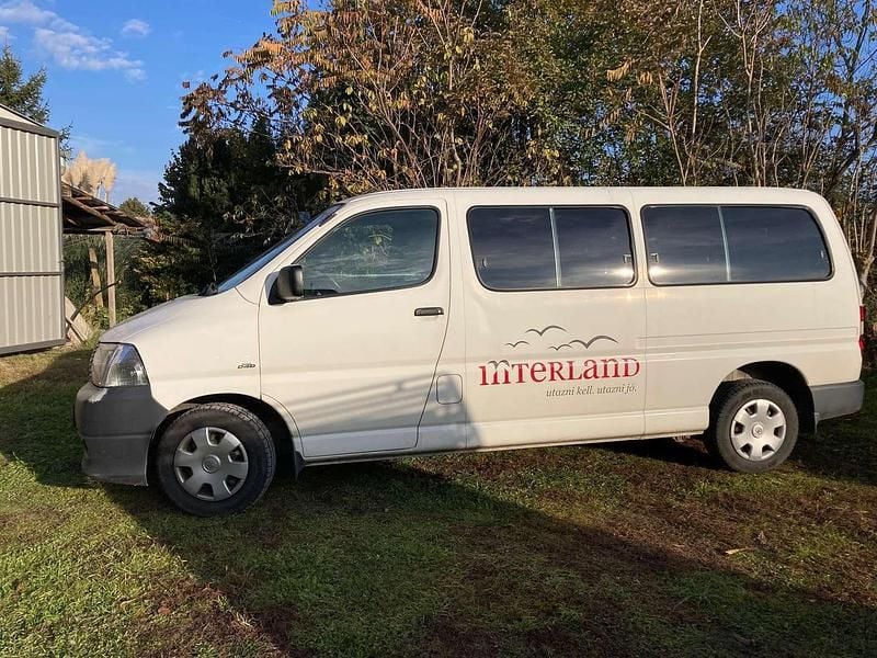 Gebraucht Toyota HiAce 117 PS (86 kW) 2010 Weiß Kombi