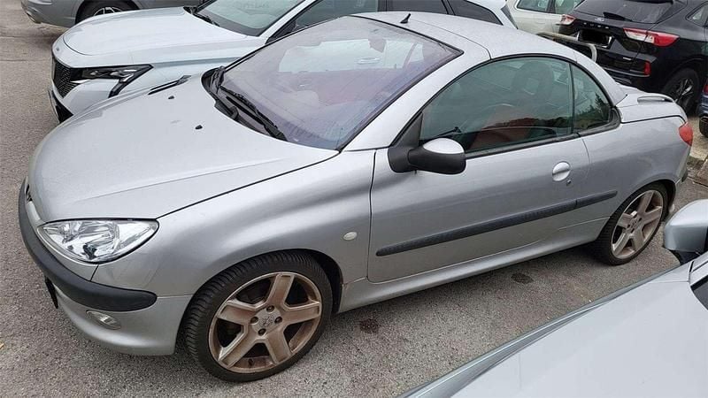 Gebraucht Peugeot 206 CC 107 PS (78 kW) 2001 Silber Cabrio