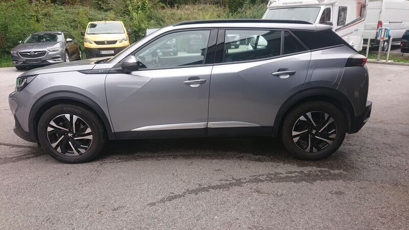 Gebraucht Peugeot e-2008 Allure 57 kW (78 PS) 2020 SUV