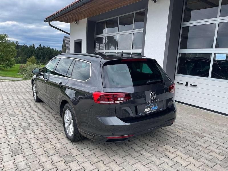 Gebraucht VW Passat Business 150 PS (110 kW) 2022 Grau Kombi