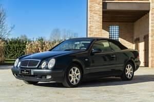 Blau Gebraucht 2002 Mercedes CLK230 Cabrio | € 12.000 - Bild 1/4