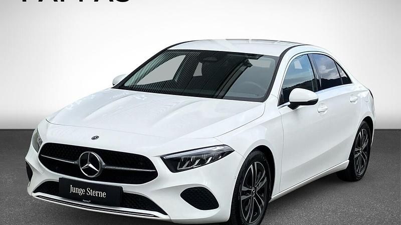 Polarweiß Gebraucht 2024 Mercedes A180 Progressive Limousine | € 33.650 (Fairer Preis) - Bild 1/1