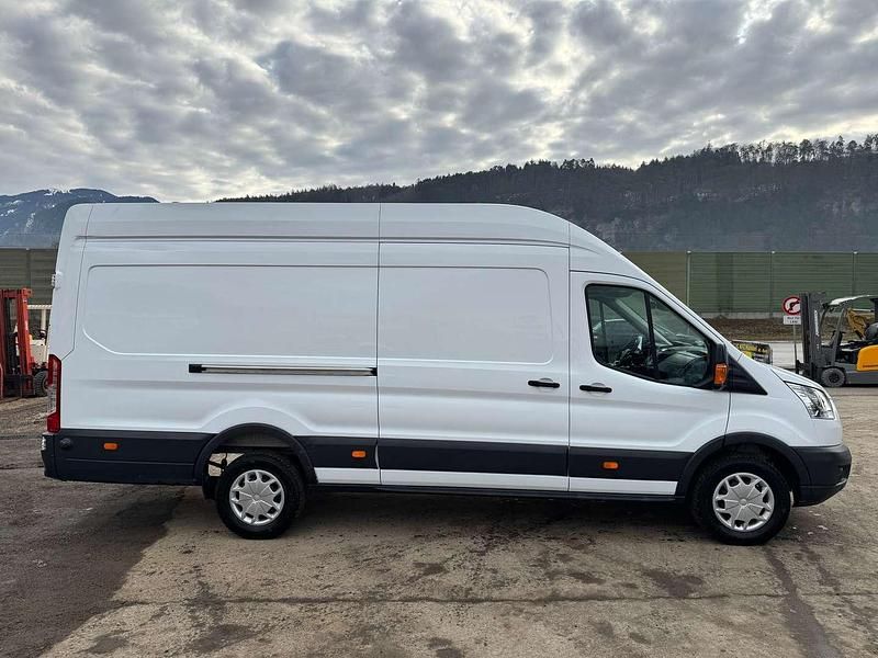 Gebraucht Ford Transit 170 PS (125 kW) 2018 Weiß Van