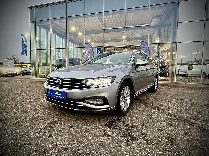 Gebraucht VW Passat Elegance 200 PS (147 kW) 2024 Silber Kombi