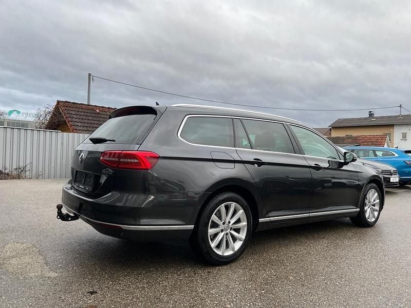 Gebraucht VW Passat Highline 150 PS (110 kW) 2018 Grau Kombi