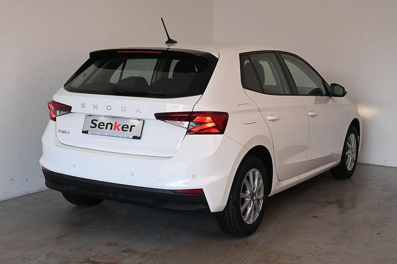 Neu Skoda Fabia Essence 80 PS (58 kW) 2026 Weiss  normal