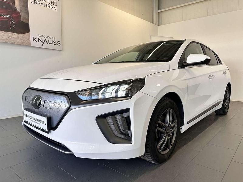 Weiß Gebraucht 2021 Hyundai Ioniq Kleinwagen | € 14.900 (Superpreis) - Bild 1/4