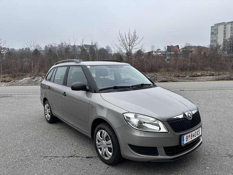 Gebraucht Skoda Fabia 75 PS (55 kW) 2013 Grau Kombi