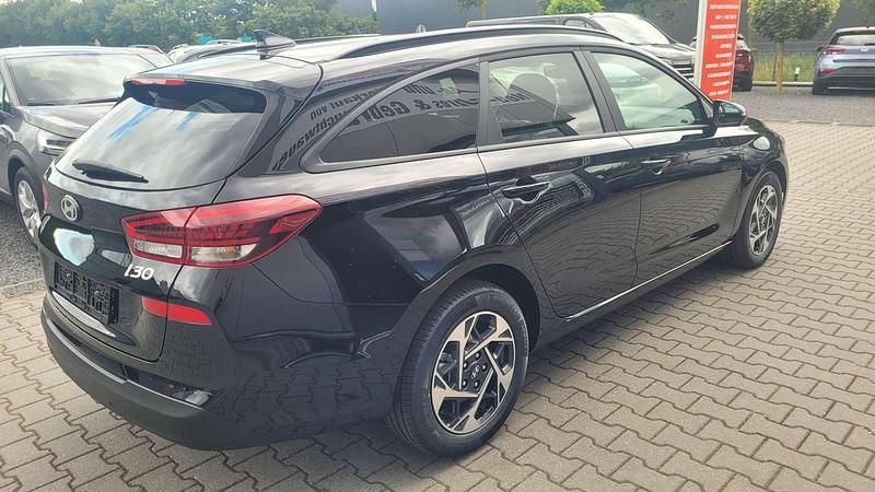 Neu Hyundai i30 140 PS (102 kW) 2025 Schwarz Kombi
