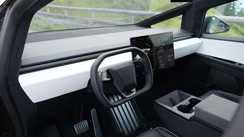 Gebraucht Tesla Cybertruck 441 kW (600 PS) 2024 Grau Abholung