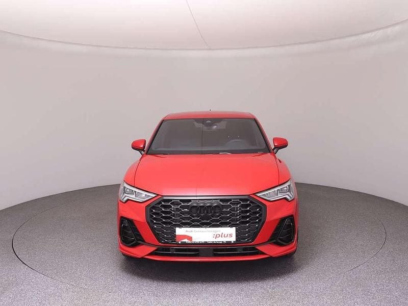 Gebraucht Audi Q3 Admired 150 PS (110 kW) 2025 Rot SUV