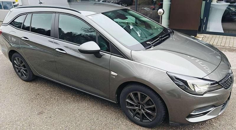 Gebraucht Opel Astra Edition 105 PS (77 kW) 2019 Grau Kombi