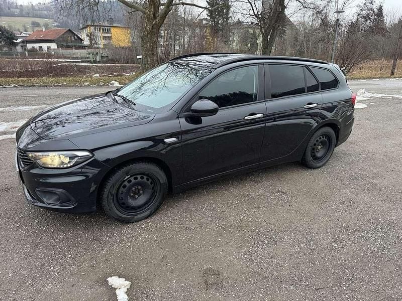 Schwarz Gebraucht 2017 Fiat Tipo Easy Kombi | € 9.999 (Guter Preis) - Bild 1/4