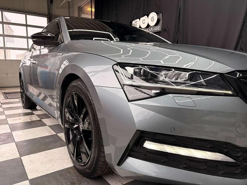 Gebraucht Skoda Superb SportLine 150 PS (110 kW) 2020 Grau Kleinwagen