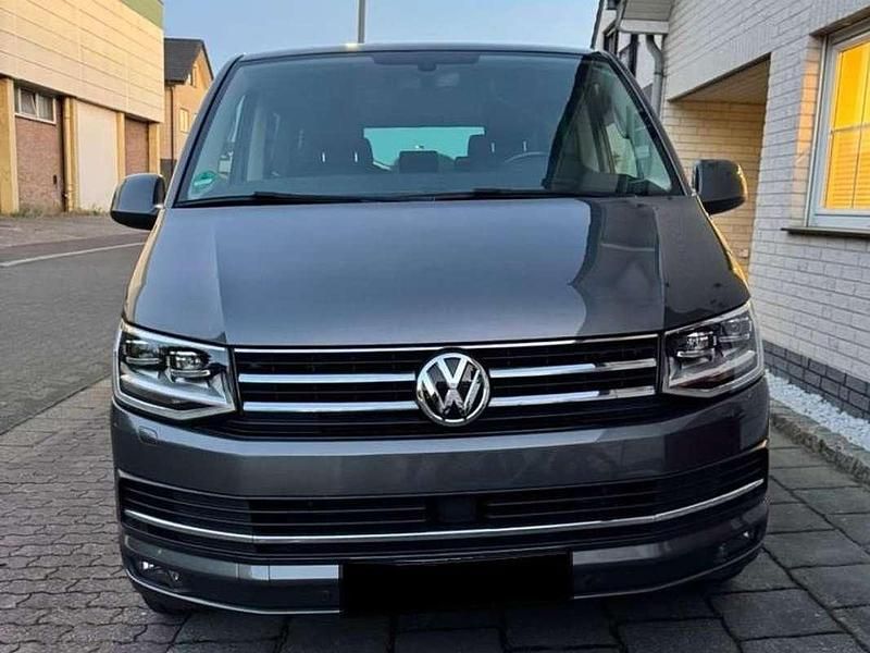 Gebraucht VW Multivan Highline 204 PS (150 kW) 2016 Grau Van