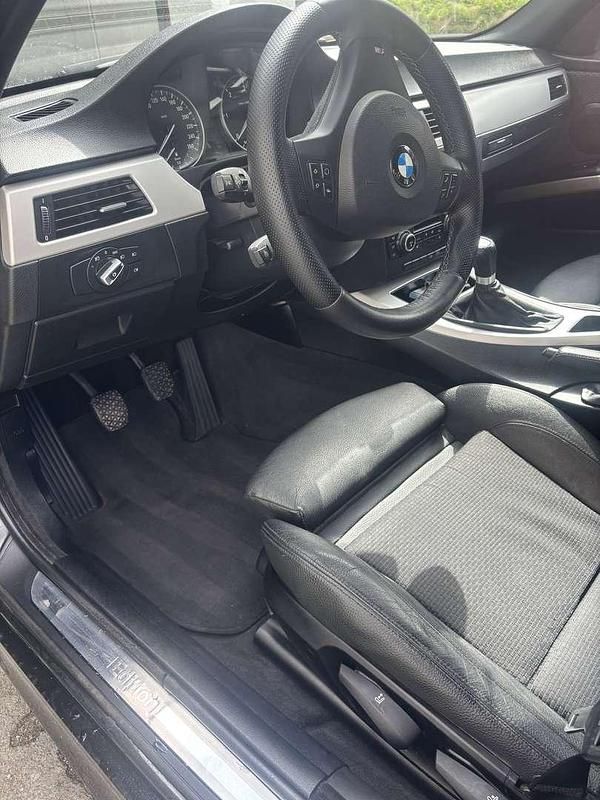 Gebraucht BMW 320 M Sport 177 PS (130 kW) 2009 Schwarz Limousine