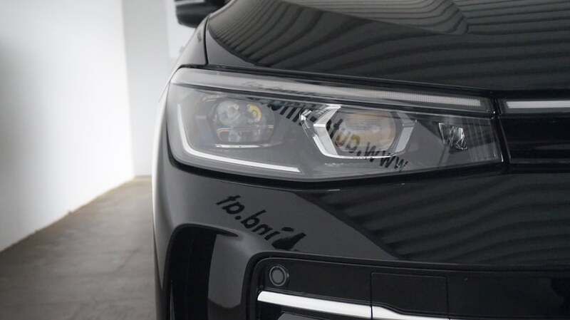 Gebraucht VW Passat Elegance 150 PS (110 kW) 2024 Schwarz  metallic Kombi