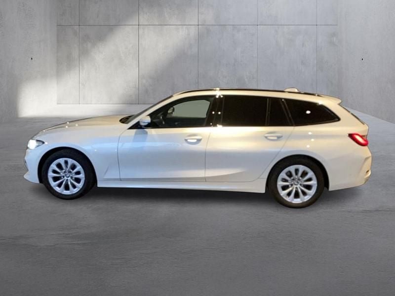 Gebraucht BMW 320 190 PS (139 kW) 2022 Weiss  metallic Kombi