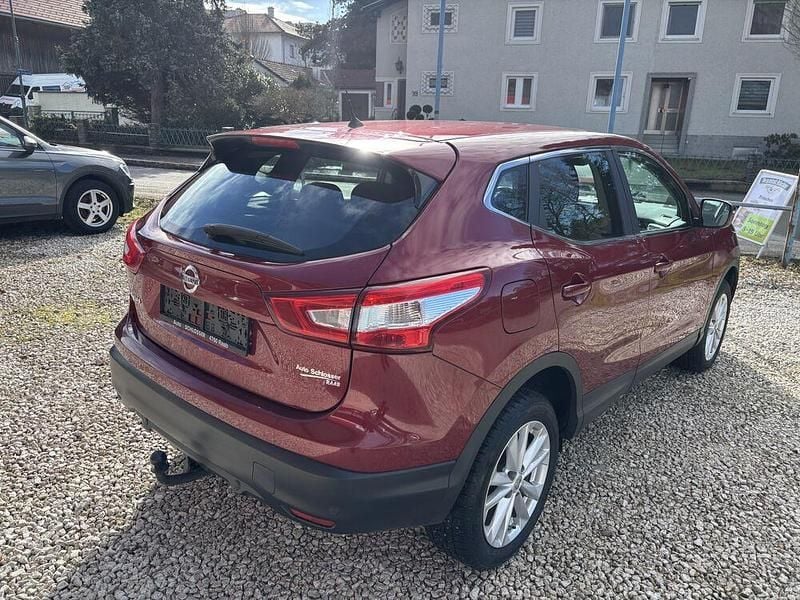 Gebraucht Nissan Qashqai Acenta 131 PS (96 kW) 2015 SUV