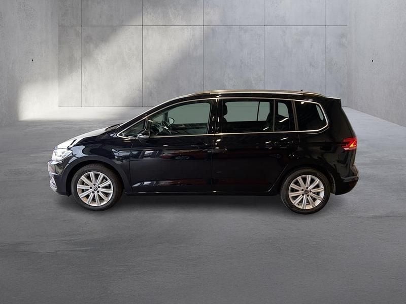 Gebraucht VW Touran Highline 150 PS (110 kW) 2024 Schwarz  metallic Van / Kleinbus