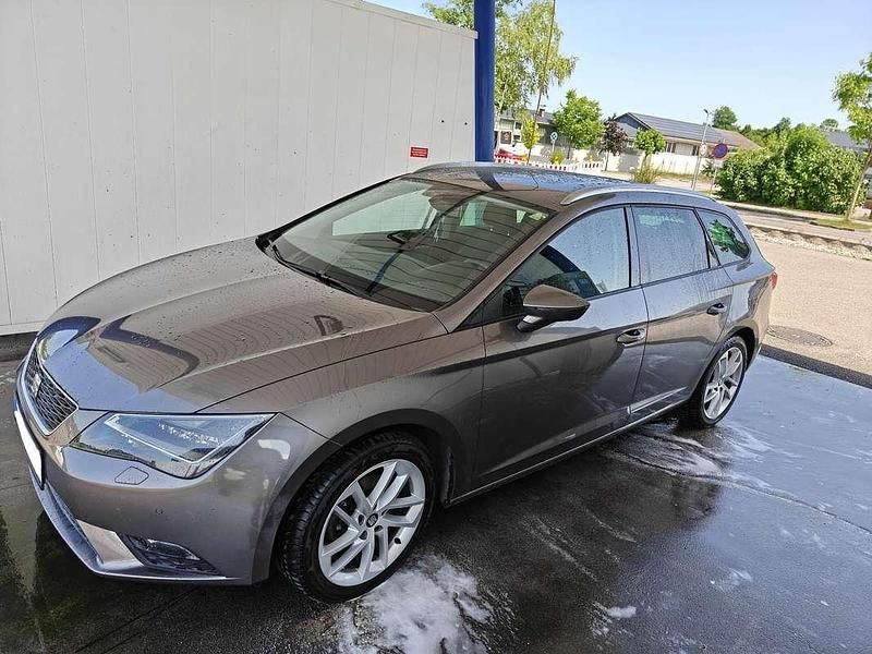 Grau Gebraucht 2014 Seat Leon ST Style Kombi | € 7.290 (Fairer Preis) - Bild 1/4