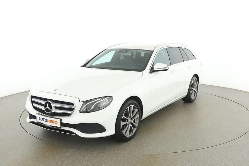 Weiß Gebraucht 2016 Mercedes E220 Avantgarde Kombi | € 25.590 (Guter Preis) - Bild 1/3