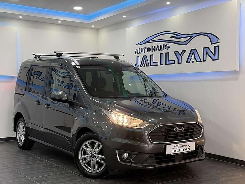 Gebraucht Ford Tourneo Titanium 121 PS (88 kW) 2019 Grau Kombi