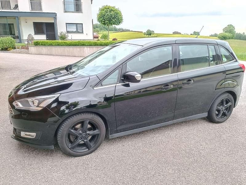 Schwarz Gebraucht 2016 Ford C-MAX Titanium Van / Kleinbus | € 9.590 (Fairer Preis) - Bild 1/4