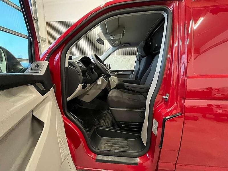 Gebraucht VW T6 102 PS (75 kW) 2018 Rot Van