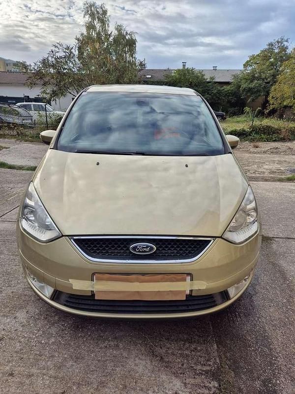 Gebraucht Ford Galaxy Trend 131 PS (96 kW) 2007 Gold Van / Kleinbus