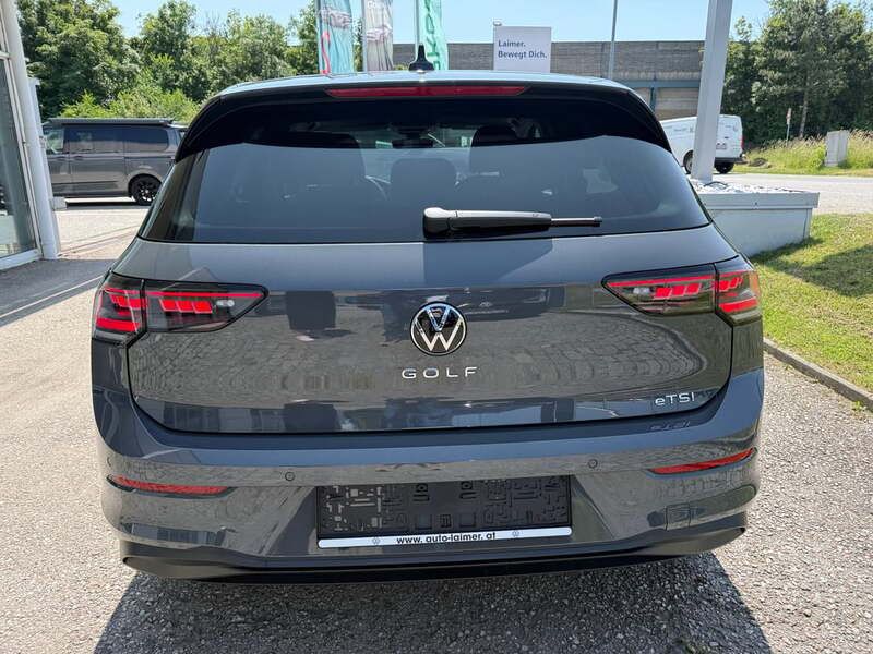 Gebraucht VW Golf VIII Life 115 PS (84 kW) 2025 Mittelgrau  metallic Limousine