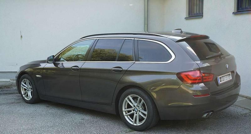 Gebraucht BMW 520 184 PS (135 kW) 2010 Braun Kombi