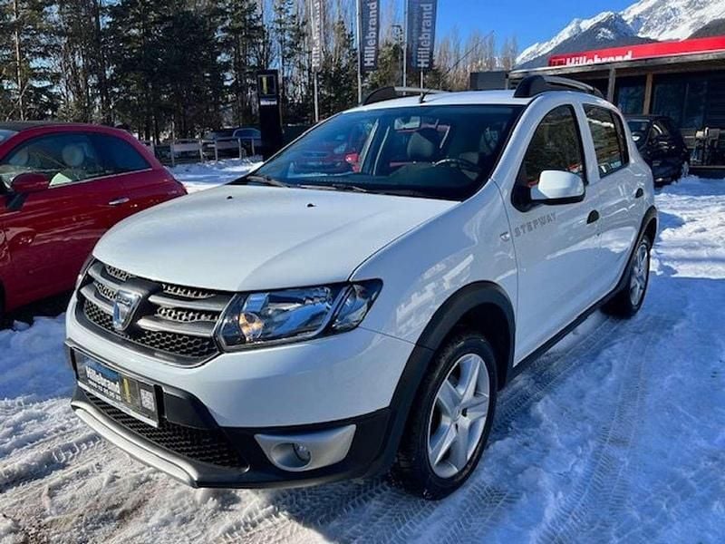 Weiß Gebraucht 2016 Dacia Sandero Prestige Limousine | € 7.400 (Fairer Preis) - Bild 1/4