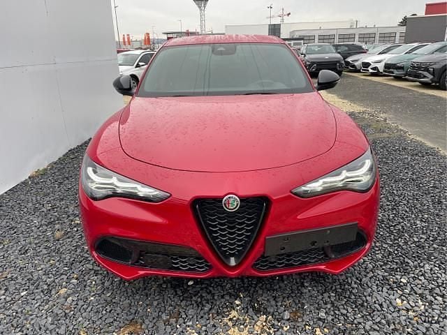 Gebraucht Alfa Romeo Stelvio 209 PS (153 kW) 2024 Rot SUV