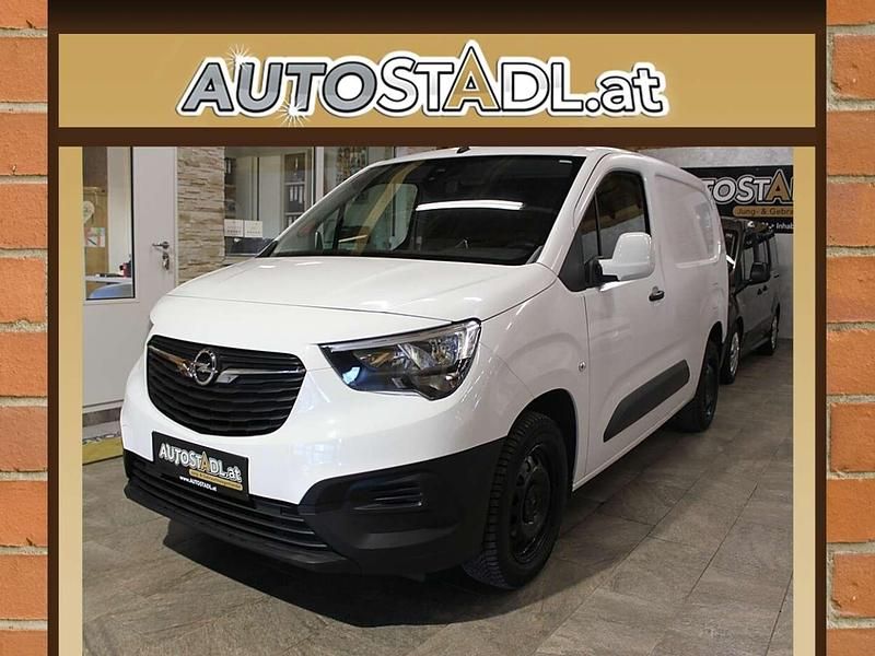 Gebraucht Opel Combo Edition 99 PS (72 kW) 2019 Weiß Van / Kleinbus