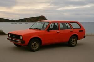 Rot Gebraucht 1976 Toyota Corolla Kombi | € 4.000 - Bild 1/4