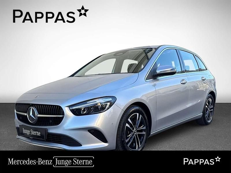 Silber Gebraucht 2024 Mercedes 180 Limousine | € 35.950 (Fairer Preis) - Bild 1/2